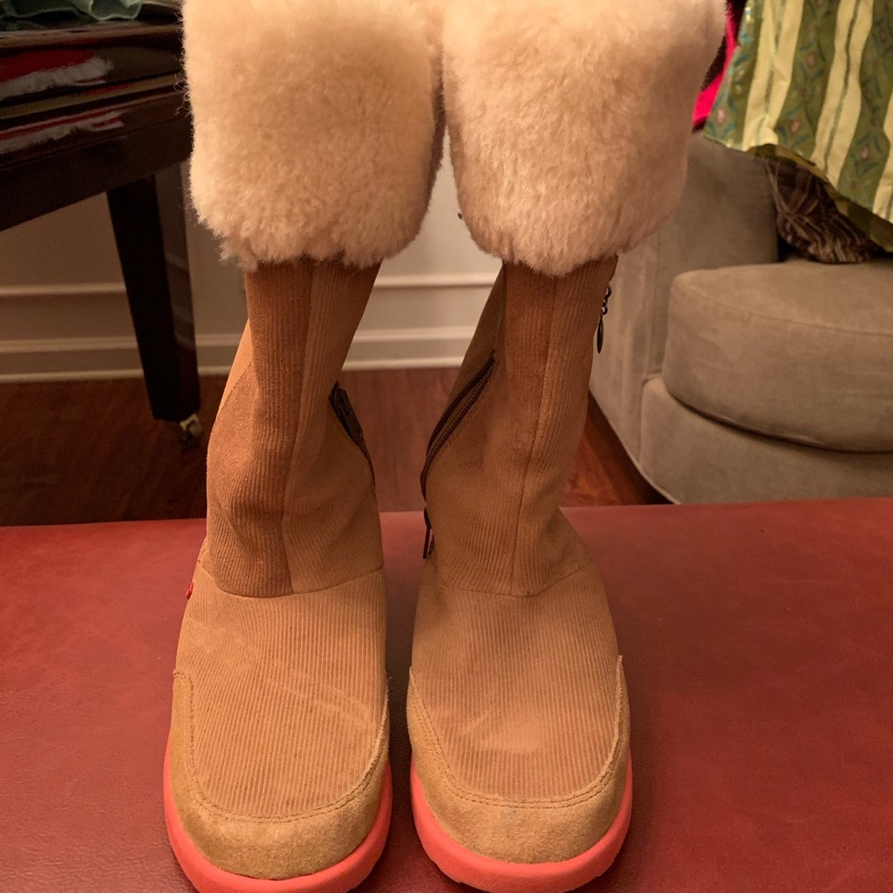 UGG Kids Chestnut Shearling Boots with Coral Sole